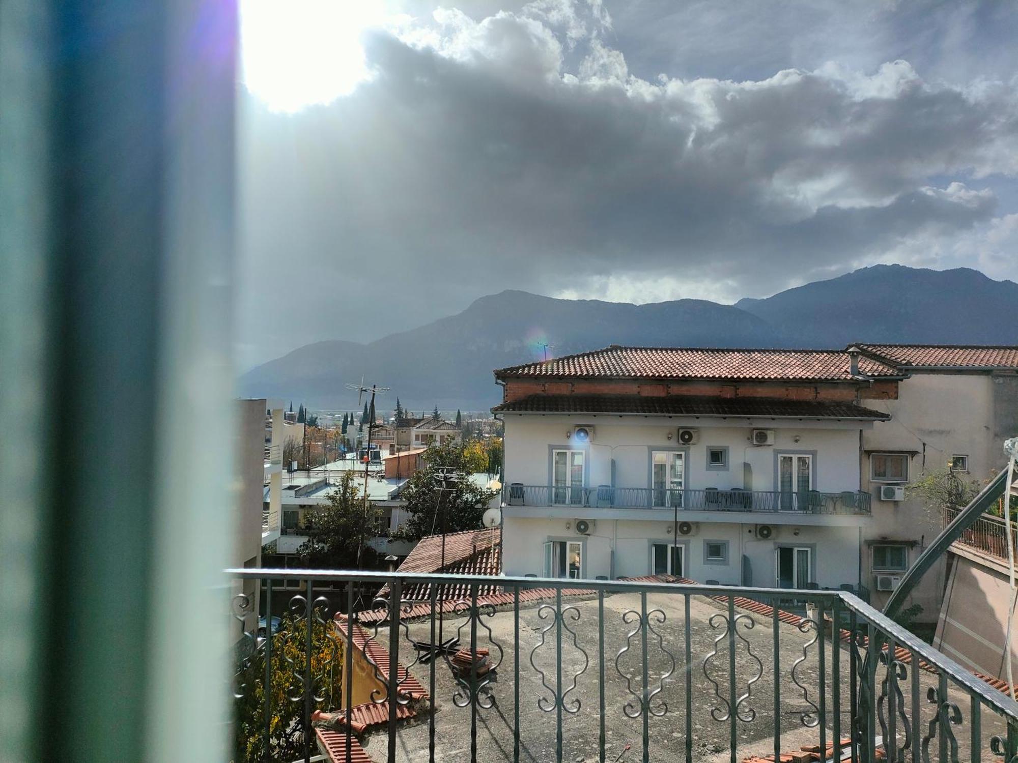 Meteora Scenic Loft Apartment กาลัมปากา ภายนอก รูปภาพ